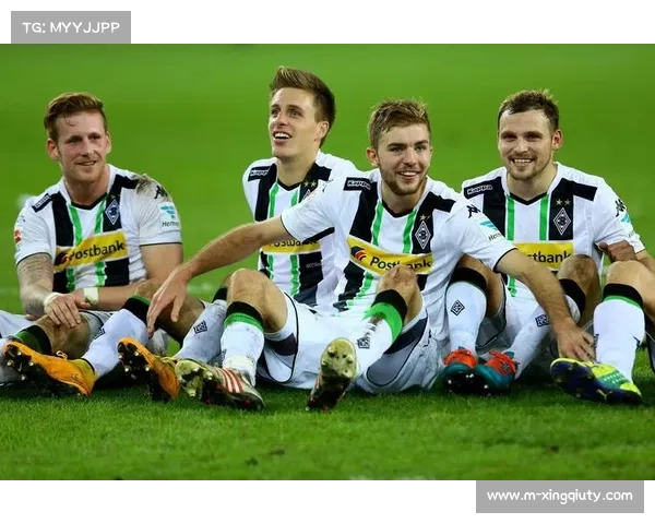 沙尔克04主场傲赴沙尔克竞技场启动翻新工程焕新蓝白荣耀 沙尔克04主场傲赴沙尔克竞技场启动翻新工程焕新蓝白荣耀